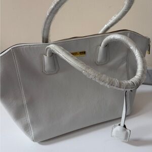 Elegant Black Leather Women's Bag